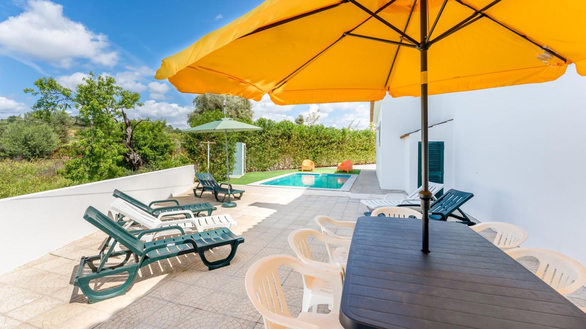 Sunny & Calm 4 Bdr House W/ Pool By Lovelystay Santo Estevao  Exteriör bild