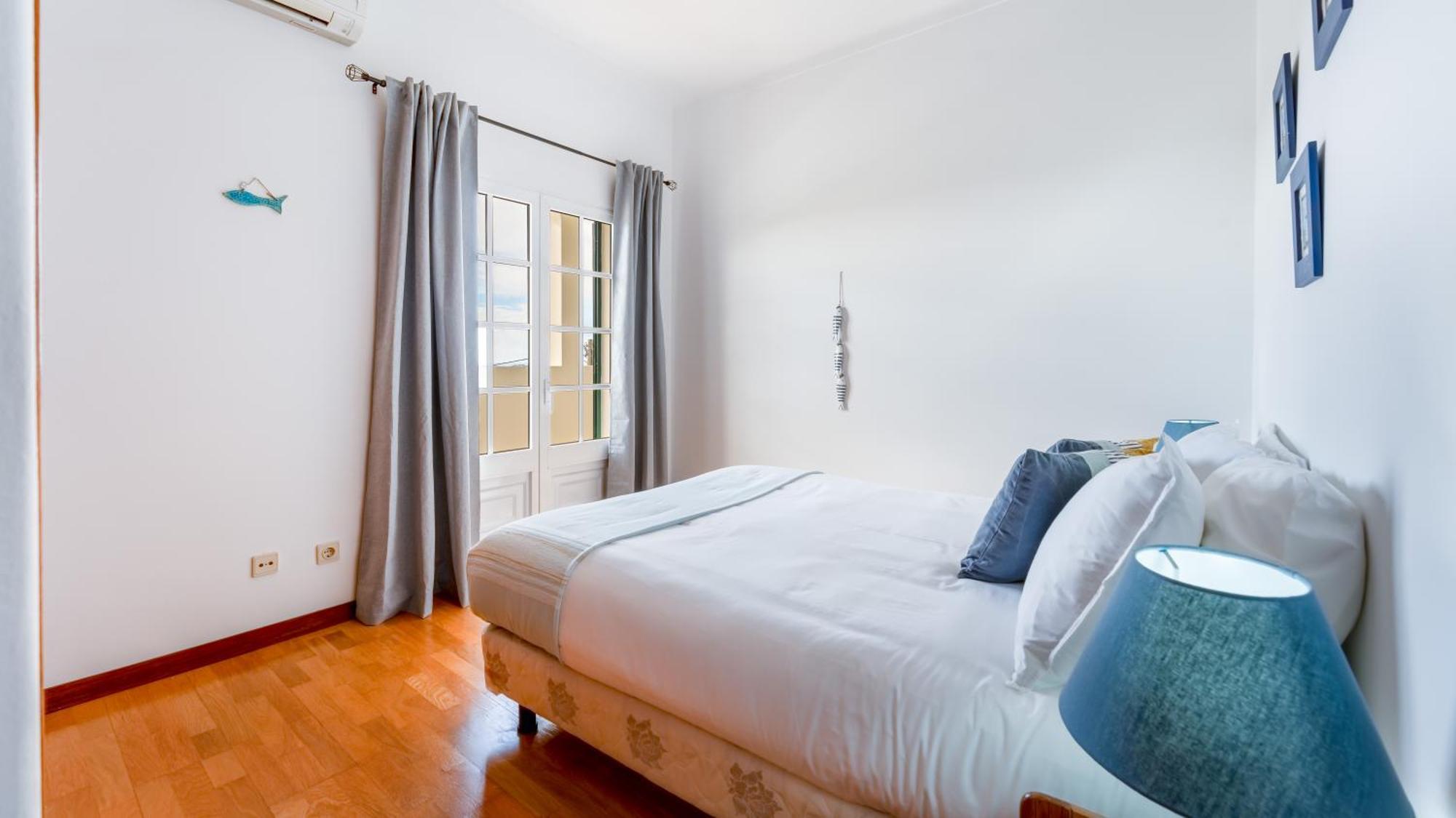 Sunny & Calm 4 Bdr House W/ Pool By Lovelystay Santo Estevao  Exteriör bild