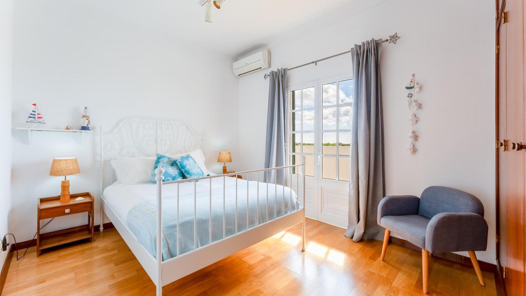 Sunny & Calm 4 Bdr House W/ Pool By Lovelystay Santo Estevao  Exteriör bild