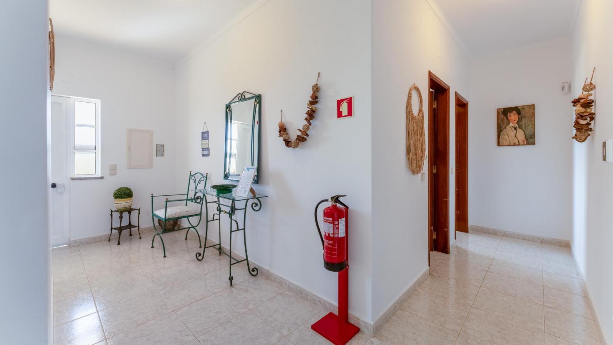 Sunny & Calm 4 Bdr House W/ Pool By Lovelystay Santo Estevao  Exteriör bild