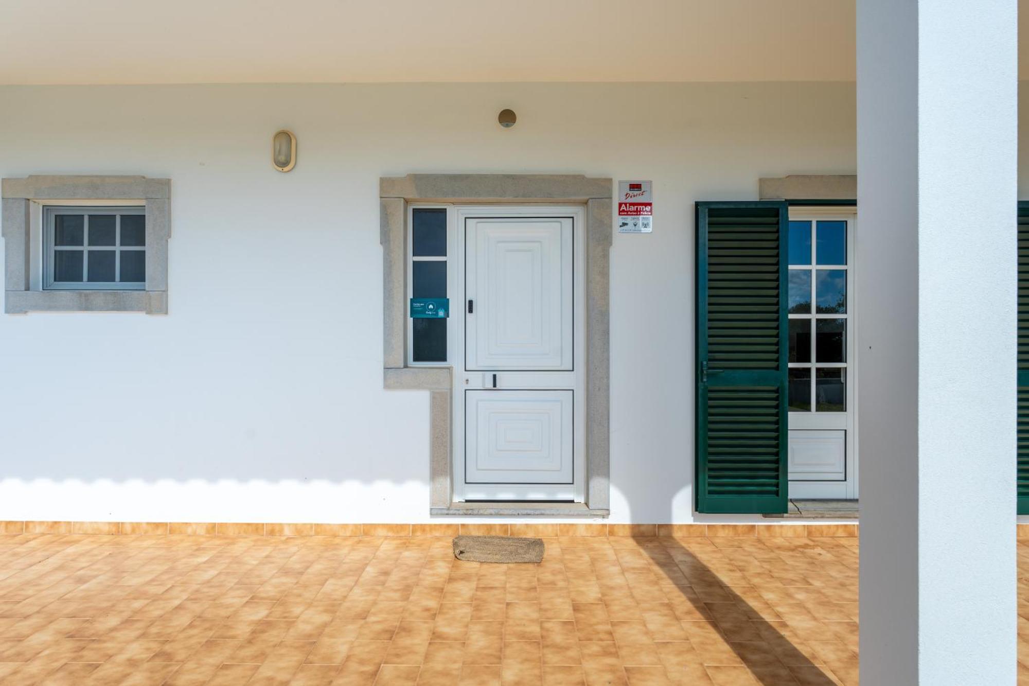 Sunny & Calm 4 Bdr House W/ Pool By Lovelystay Santo Estevao  Exteriör bild