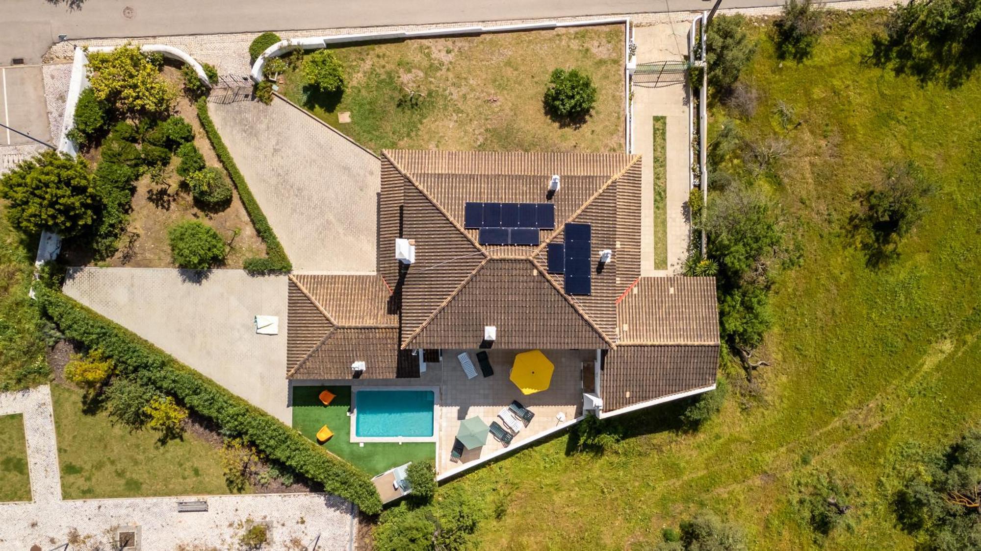 Sunny & Calm 4 Bdr House W/ Pool By Lovelystay Santo Estevao  Exteriör bild
